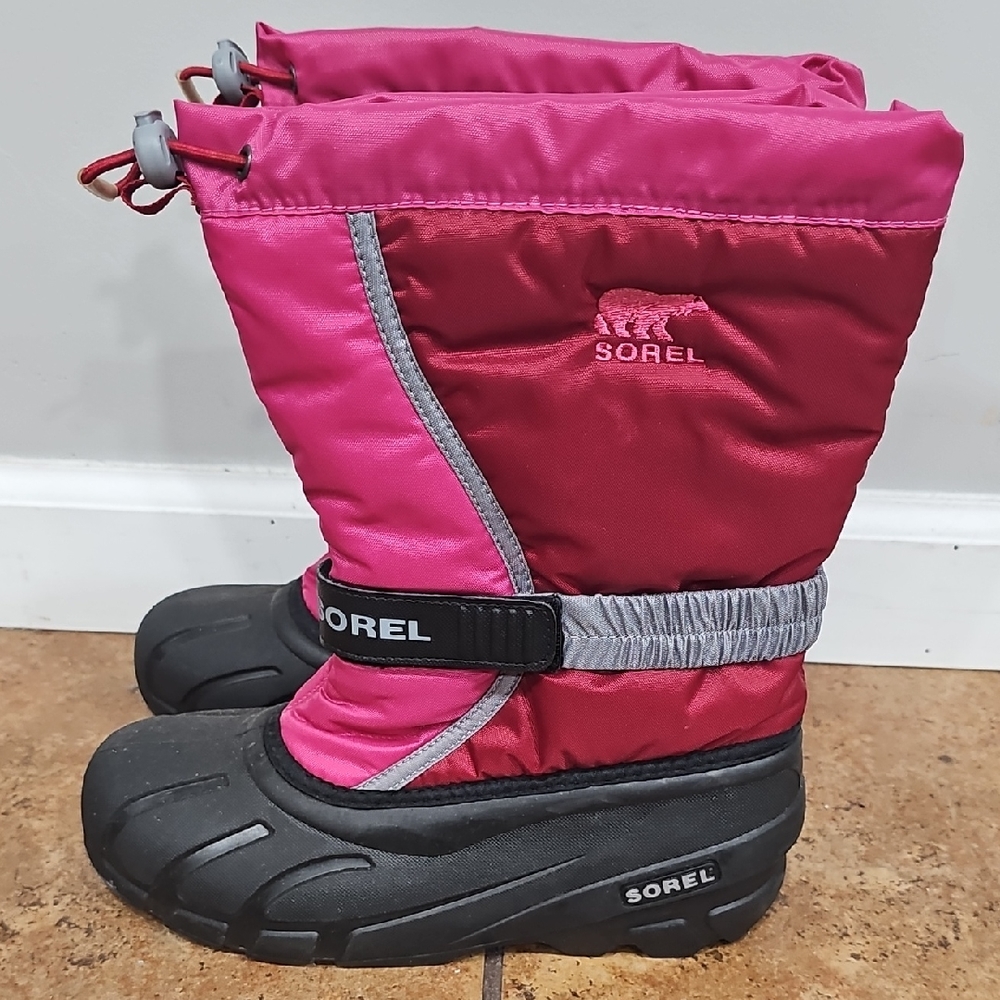 Sorel Pink and Black Winter Boots Sz 6